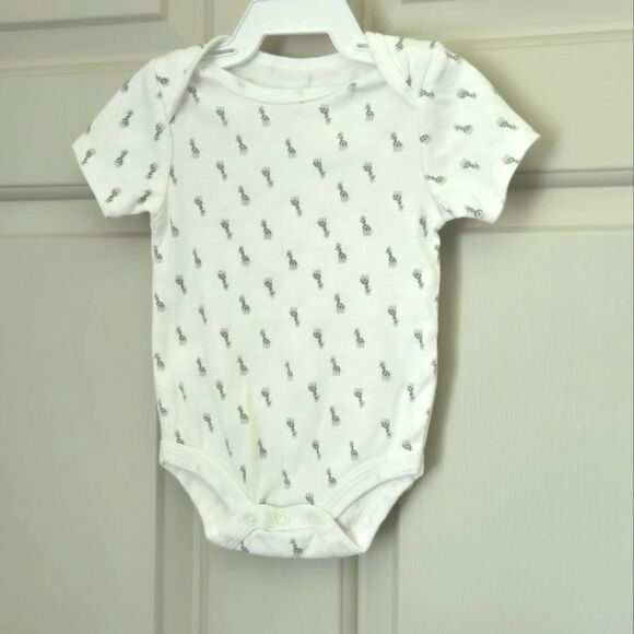 3/$10 René Rofé White Baby Onesie - Picture 2 of 5